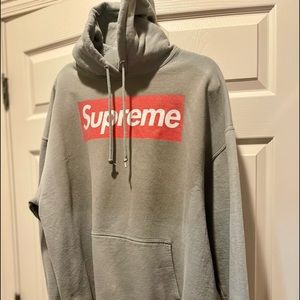 Supreme hoodie